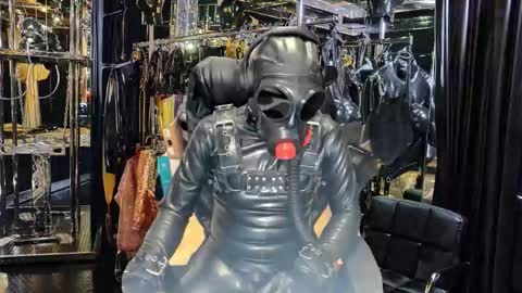 Snapshot of latexlover202 chatting on 26, 11, 2025 latexlover202 online show from 26, 11, 2025