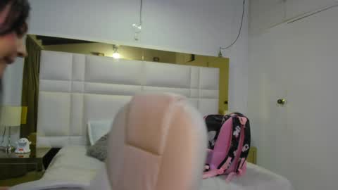 Johana y Santiago online show from 3, 5, 2026