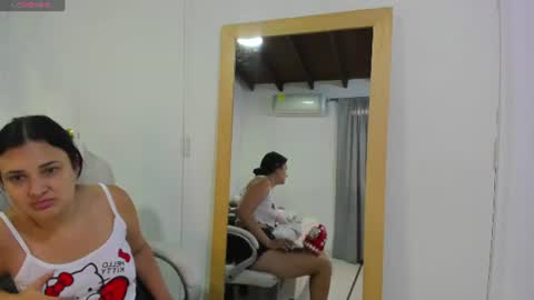 Johana y Santiago online show from 19, 7, 2026