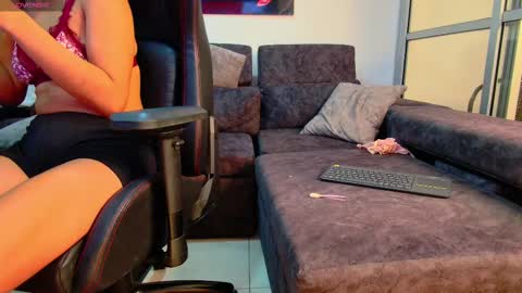 Snapshot of latin_couple77 chatting on 24, 2, 2025 Sara y Andy online show from 24, 2, 2025