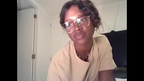 latina033 online show from 26, 10, 2025