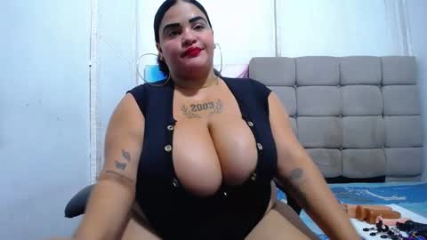 Snapshot of latina_bigboos12 chatting on 26, 9, 2025 latina_bigboos12 online show from 26, 9, 2025