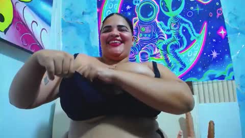 Snapshot of latina_bigboos12 chatting on 19, 10, 2025 latina_bigboos12 online show from 19, 10, 2025