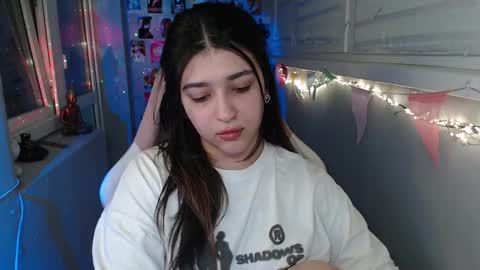 Snapshot of latina_mia chatting on 5, 3, 2025 miiiiiiaaaa online show from 5, 3, 2025