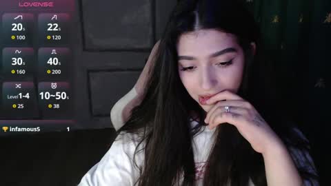 Snapshot of latina_mia chatting on 4, 6, 2026 miiiiiiaaaa online show from 4, 6, 2026