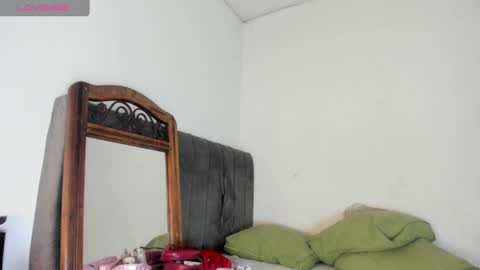 Snapshot of latinaastepmomm chatting on 17, 9, 2025 angelina online show from 17, 9, 2025