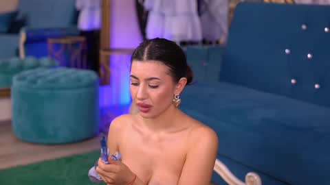 Latina online show from 9, 3, 2025