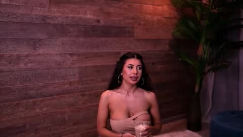Latina online show from 9, 10, 2025