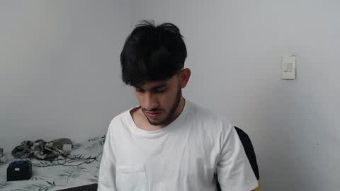 Snapshot of latinbunny7779 chatting on 29, 12, 2024 camilo online show from 29, 12, 2024