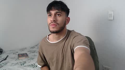 Snapshot of latinbunny7779 chatting on 5, 1, 2025 camilo online show from 5, 1, 2025