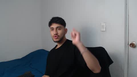 Snapshot of latinbunny7779 chatting on 25, 1, 2025 camilo online show from 25, 1, 2025