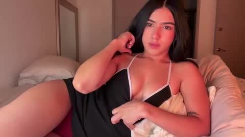 Snapshot of latinella chatting on 16, 10, 2025 Hi - online show from 16, 10, 2025