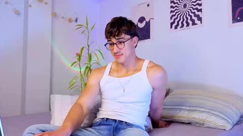 Snapshot of latinguyxl chatting on 14, 9, 2025 Logan online show from 14, 9, 2025