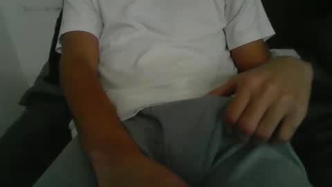 Snapshot of latinman7945 chatting on 15, 12, 2025 latinman7945 online show from 15, 12, 2025