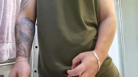 Snapshot of latino8484 chatting on 1, 10, 2025 latino8484 online show from 1, 10, 2025