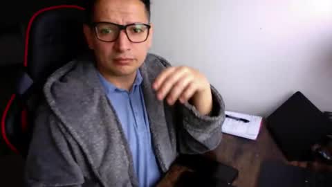 Snapshot of latino8484 chatting on 15, 10, 2025 latino8484 online show from 15, 10, 2025