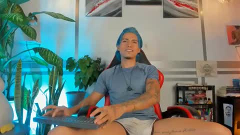 latino_boysmiles online show from 27, 2, 2026