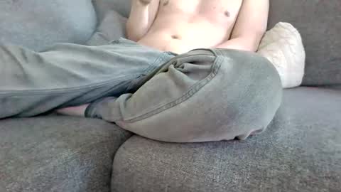 Snapshot of latinomelbguy612862 chatting on 28, 10, 2025 latinomelbguy612862 online show from 28, 10, 2025