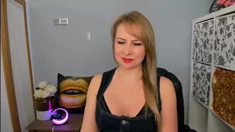 Snapshot of latoyasensual chatting on 20, 2, 2025 Latoya online show from 20, 2, 2025