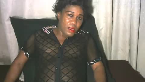 Snapshot of latoyyabed1 chatting on 12, 11, 2025 latoyyabed1 online show from 12, 11, 2025