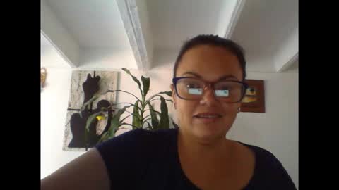 Snapshot of lau16310 chatting on 20, 12, 2025 Laura online show from 20, 12, 2025