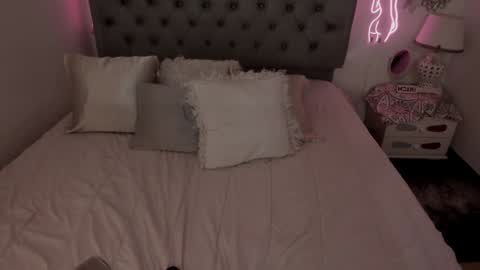 Snapshot of lau_123x chatting on 19, 1, 2025 Laura online show from 19, 1, 2025