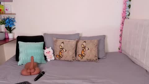 Snapshot of laura1__ chatting on 28, 2, 2025 laura1__ online show from 28, 2, 2025