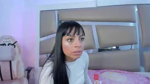 Snapshot of laura__js_ chatting on 18, 2, 2025 laura__js_ online show from 18, 2, 2025