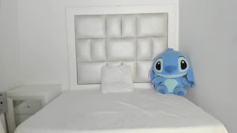 Snapshot of laura__js_ chatting on 4, 11, 2025 laura__js_ online show from 4, 11, 2025