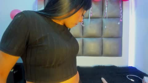 Snapshot of laura__js_ chatting on 5, 11, 2025 laura__js_ online show from 5, 11, 2025