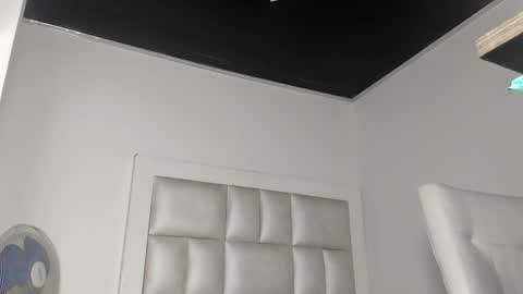 Snapshot of laura__js_ chatting on 24, 11, 2025 laura__js_ online show from 24, 11, 2025