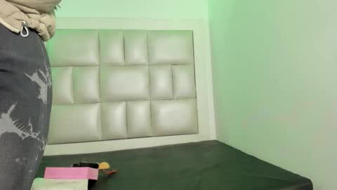 Snapshot of laura__js_ chatting on 1, 12, 2025 laura__js_ online show from 1, 12, 2025