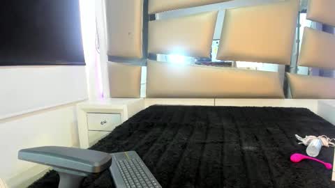 Snapshot of laura__js_ chatting on 2, 12, 2025 laura__js_ online show from 2, 12, 2025