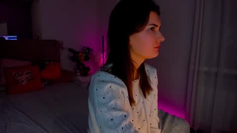 Snapshot of laura__leee chatting on 31, 12, 2024 Laura online show from 31, 12, 2024