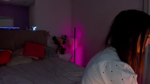 Snapshot of laura__leee chatting on 6, 1, 2025 Laura online show from 6, 1, 2025