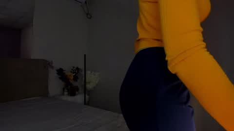 Snapshot of laura__leee chatting on 7, 1, 2025 Laura online show from 7, 1, 2025