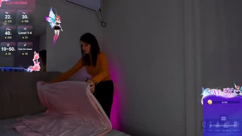 Snapshot of laura__leee chatting on 7, 1, 2025 Laura online show from 7, 1, 2025