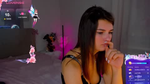 Snapshot of laura__leee chatting on 16, 1, 2025 Laura online show from 16, 1, 2025