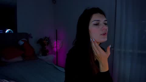 Snapshot of laura__leee chatting on 17, 1, 2025 Laura online show from 17, 1, 2025