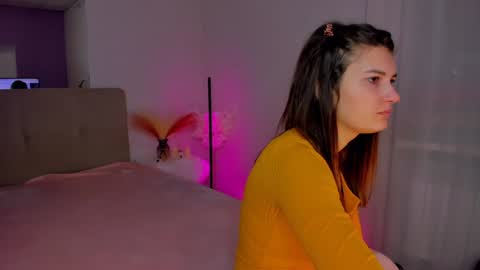 Snapshot of laura__leee chatting on 28, 1, 2025 Laura online show from 28, 1, 2025