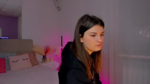 Snapshot of laura__leee chatting on 4, 2, 2025 Laura online show from 4, 2, 2025