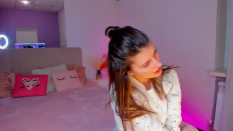 Snapshot of laura__leee chatting on 10, 2, 2025 Laura online show from 10, 2, 2025