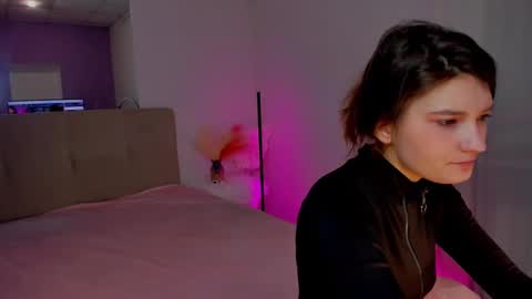 Snapshot of laura__leee chatting on 21, 2, 2025 Laura online show from 21, 2, 2025