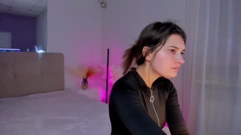 Snapshot of laura__leee chatting on 6, 3, 2025 Laura online show from 6, 3, 2025