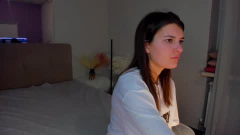 Snapshot of laura__leee chatting on 11, 3, 2025 Laura online show from 11, 3, 2025