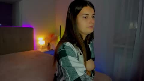 Snapshot of laura__leee chatting on 26, 9, 2025 Laura online show from 26, 9, 2025