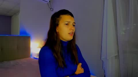 Snapshot of laura__leee chatting on 4, 10, 2025 Laura online show from 4, 10, 2025