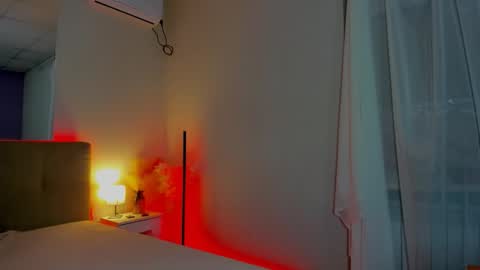 Snapshot of laura__leee chatting on 5, 10, 2025 Laura online show from 5, 10, 2025