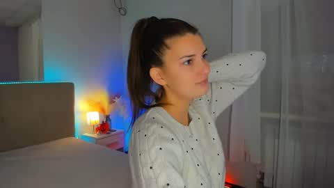 Snapshot of laura__leee chatting on 16, 10, 2025 Laura online show from 16, 10, 2025