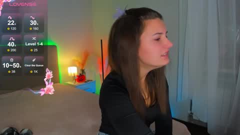 Snapshot of laura__leee chatting on 17, 10, 2025 Laura online show from 17, 10, 2025